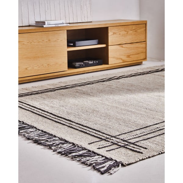 TV komoda u dekoru hrasta u prirodnoj boji 150x44 cm Abilen - Kave Home-image-1