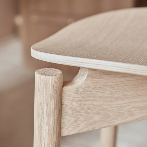 Blagovaonska stolica od čvrste jeseni u svijetloj prirodnoj boji Oy – OYOY Living Design-image-4
