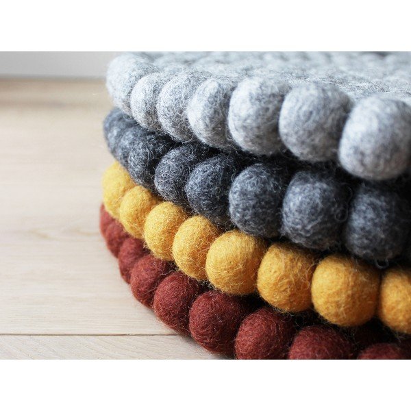 Dječje sjedalo od vunenih pompona u boji trule višnje Wooldot Ball Chair Pad, ⌀ 30 cm-image-3