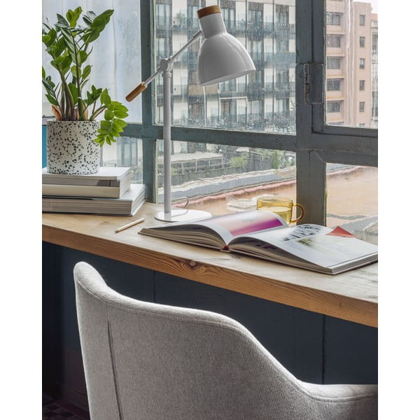 Bijela stolna lampa od masivne bukve s metalnim sjenilom (visina 54 cm) Tescarle – Kave Home-image-1