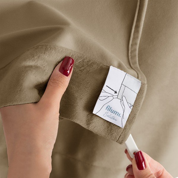 Bež zavjesa za djelomično zamračenje od samta 265x225 cm Velto – Filumi-image-4