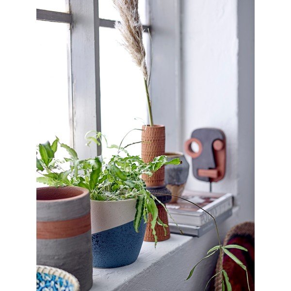 Ukrasna statueta od terakote Bloomingville Kazo, visina 27,5 cm-image-1