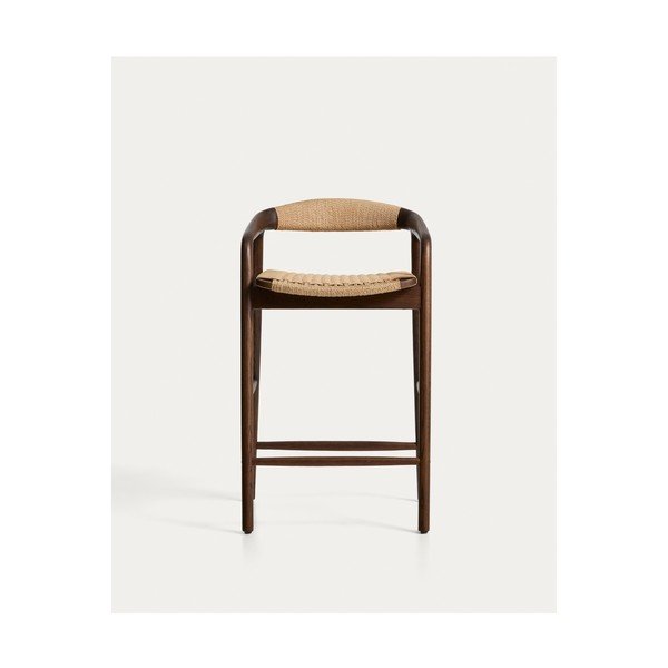 Smeđa barska stolica s naslonima za ruke od punog hrasta (visine sjedala 65 cm) Derile – Kave Home-image-4