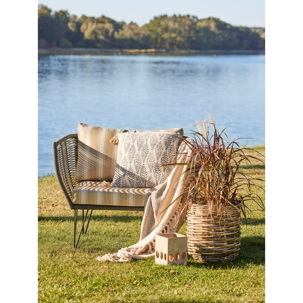 Bež podstavljena vrtna fotelja Mundo – Bloomingville-image-1
