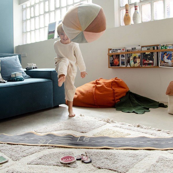 Dječji jastuk Ball – Lorena Canals-image-4