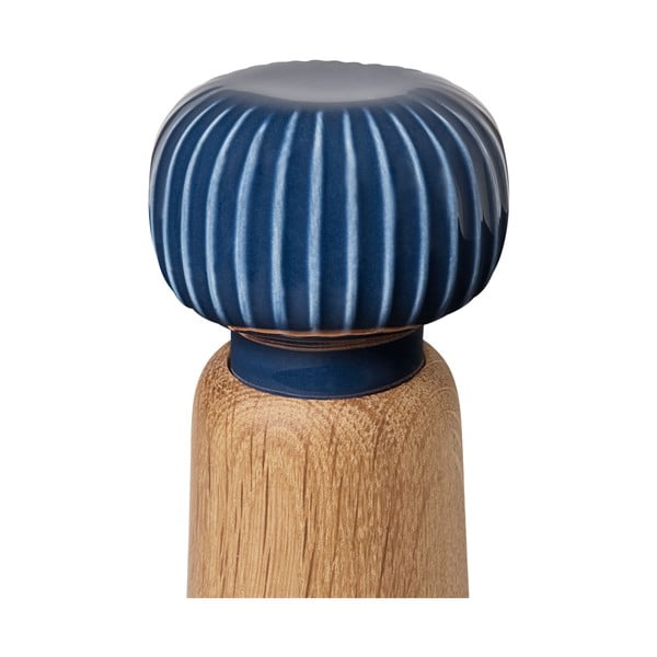 Mlinac za začine od hrastovog drveta s tamnoplavim detaljem od porculana Kähler Design Hammershoi, visina 17,5 cm-image-3