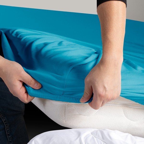 Plava plahta s gumom od jeseya 120x200 cm Amber – Restilo-image-1