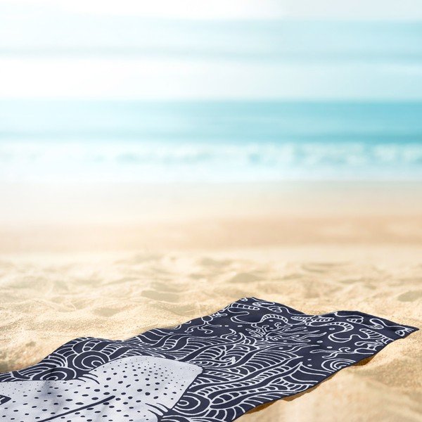 Tamnoplavi ručnik za plažu 90x180 cm Shark - DecoKing-image-3