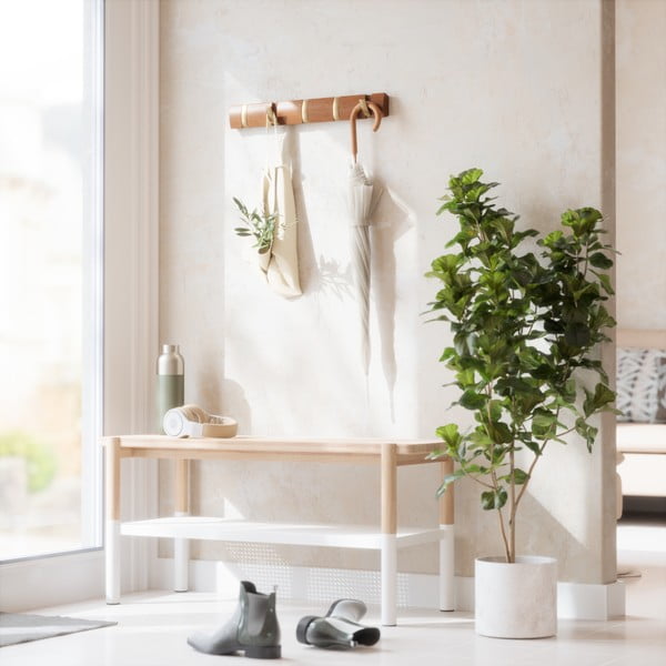 Smeđa zidna vješalica od masivne topole Flip – Umbra-image-1