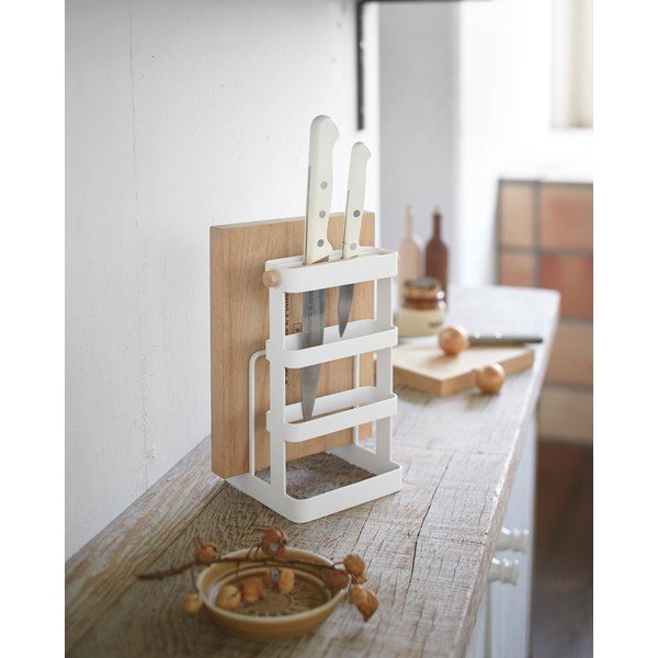 Bijeli stalak s detaljima od bukovine za noževe i daska za rezanje YAMAZAKI Tosca-image-3