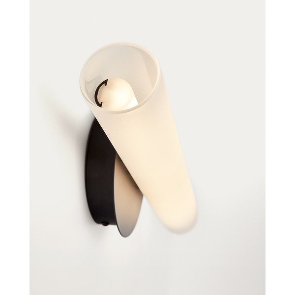 Crno-bijela LED zidna lampa Vauxall – Kave Home-image-3