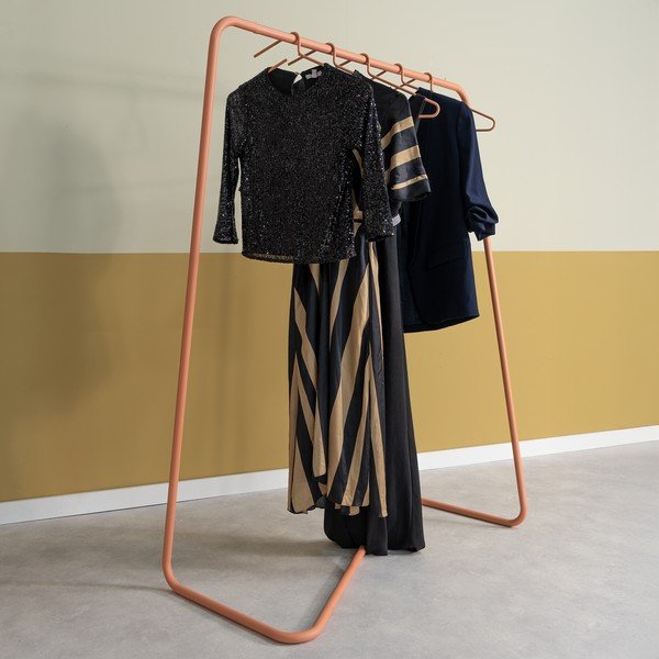 Željezni stalak za odjeću u boji lososa 118x160x57 cm Hang-On – Spinder Design-image-2