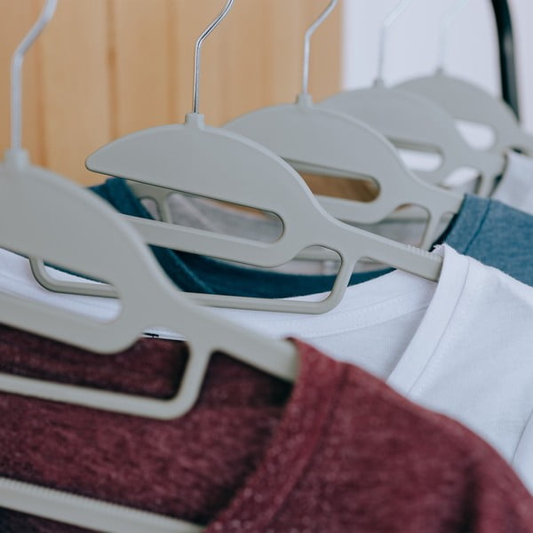 Plastične vješalice u setu od 10 kom - Addis-image-1