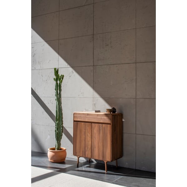 Smeđa komoda od punog oraha 90x110x45 cm Fawn – Gazzda-image-1