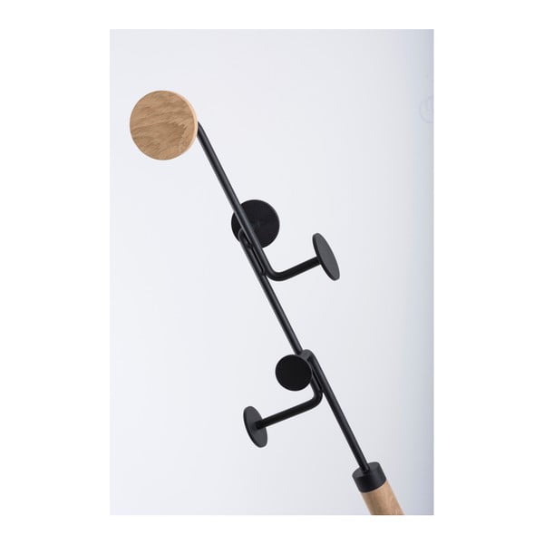 Podni stalak od masivnog hrastovog drva s crnim detaljem Gazzda Hook-image-4