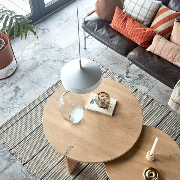 Okrugao stolić za kavu od punog hrasta u prirodnoj boji ø 65 cm Oy – OYOY Living Design-image-2