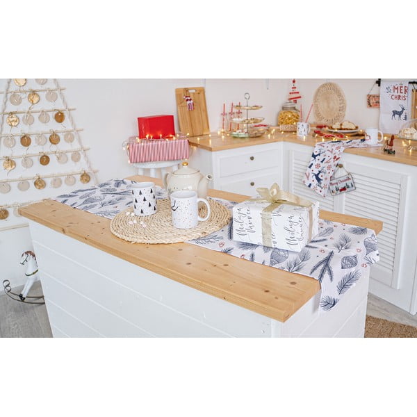 Pamučan nadstolnjak s božićnim motivom 40x140 cm Tree Needles – Butter Kings-image-1