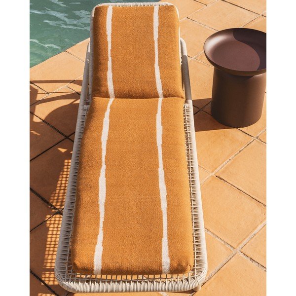 Narančasti vrtni jastuk za sjedenje za ležaljku 50x175 cm Daila – Kave Home-image-1