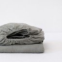 Kaki zelena lanena plahta s gumom 140x200 cm – Linen Tales