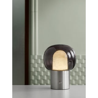 LED stolna lampa aluminijska u srebrnoj boji sa staklenim sjenilom (visina 32 cm) Iris – Blomus