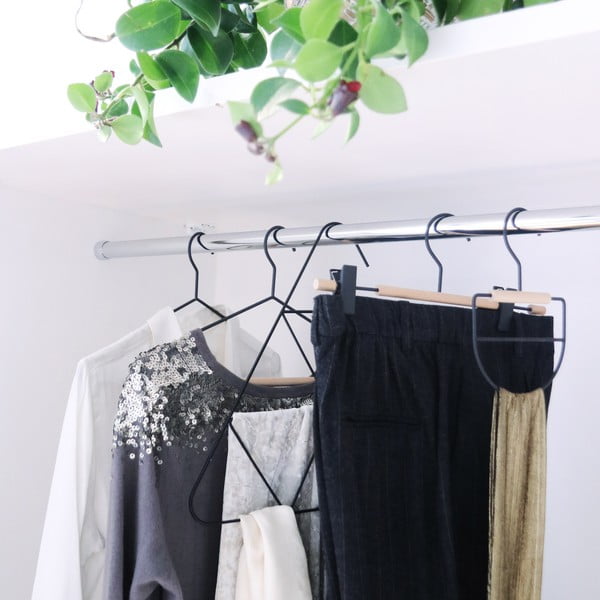 Set od 2 crne vješalice s drvenim detaljem Compactor Frosted-image-4