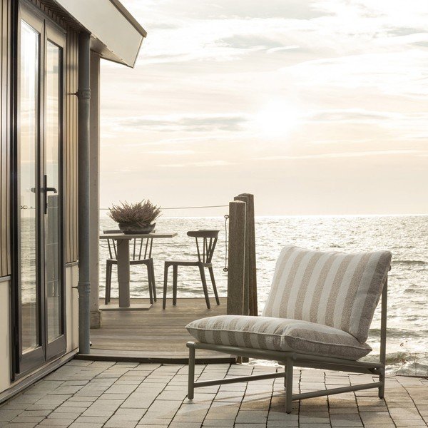 Bež metalna/podstavljena vrtna fotelja Elvo – WOOOD-image-1