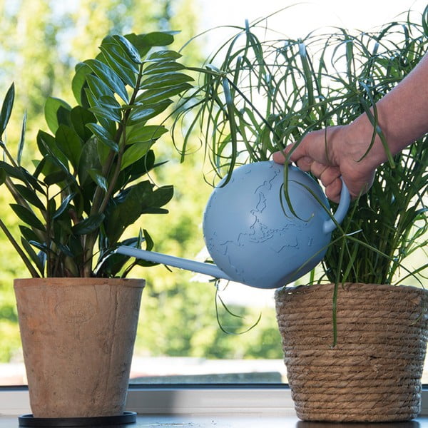 Plava kanta za zalijevanje Esschert Design Globus, 1,5 l-image-1