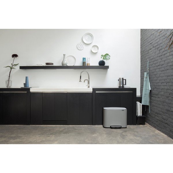 Svijetlo siva željezna kanta za smeće za odvojeni otpad/s pedalom 34 l Bo – Brabantia-image-1
