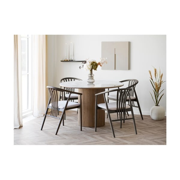 Tamno smeđa blagovaonska stolica s naslonima za ruke od punog hrasta Agustin – House Nordic-image-1