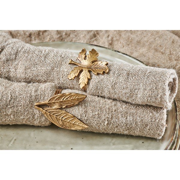 Postavite 4 isječke na salvete u zlato boji lista-image-2