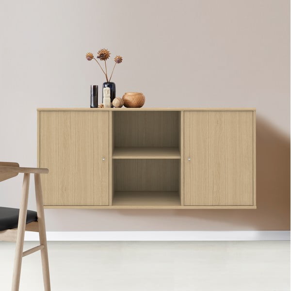 Niska viseća komoda u dekoru hrasta u prirodnoj boji 133x61 cm Mistral – Hammel Furniture-image-1