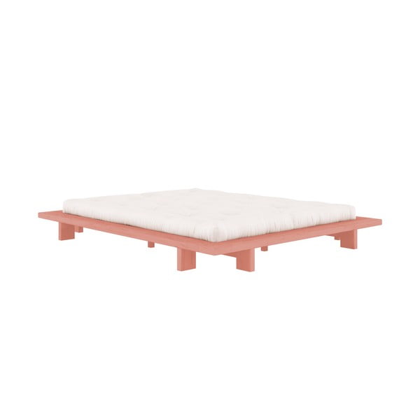 Svijetlo ružičasti bračni krevet od masivnog bora s podnicom 160x200 cm Japan – Karup Design