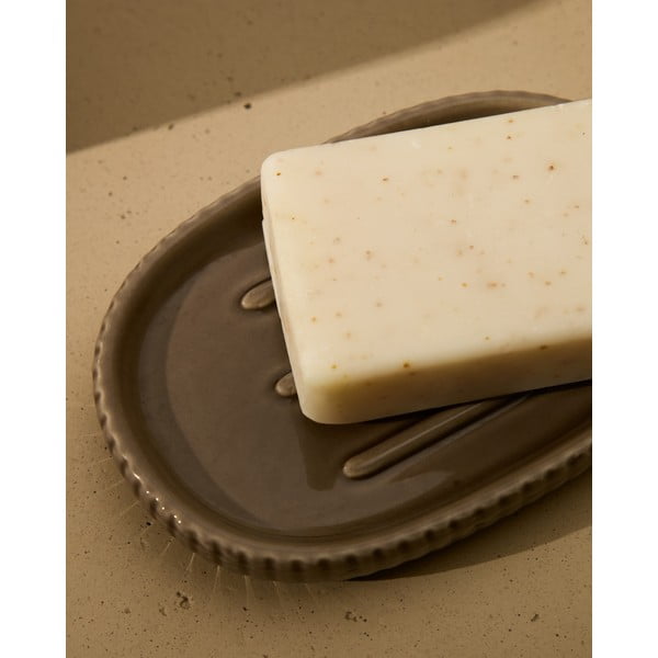 Tamno smeđa keramička posuda za sapun Selime – Kave Home-image-2