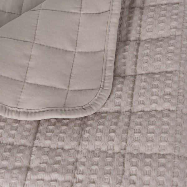 Bež prošiven prekrivač 240x260 cm – Ixia-image-1