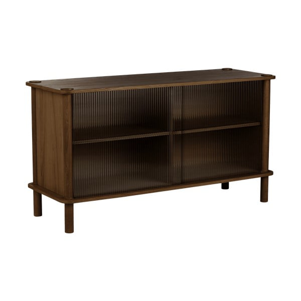 Smeđa vitrina od punog hrasta s kliznim vratima 135x73,5x48 cm Italic – UMAGE-image-1