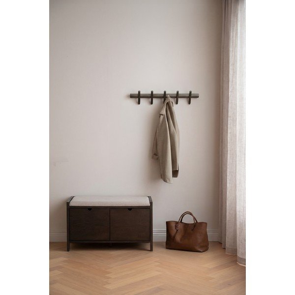 Ormarić za cipele od punog hrasta s klupom u tamnoj prirodnoj boji 80x47x41 cm Hillmond – Rowico-image-1