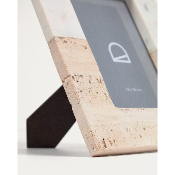 Bijeli kameni stojeći okvir 18x23 cm Uria – Kave Home-image-2