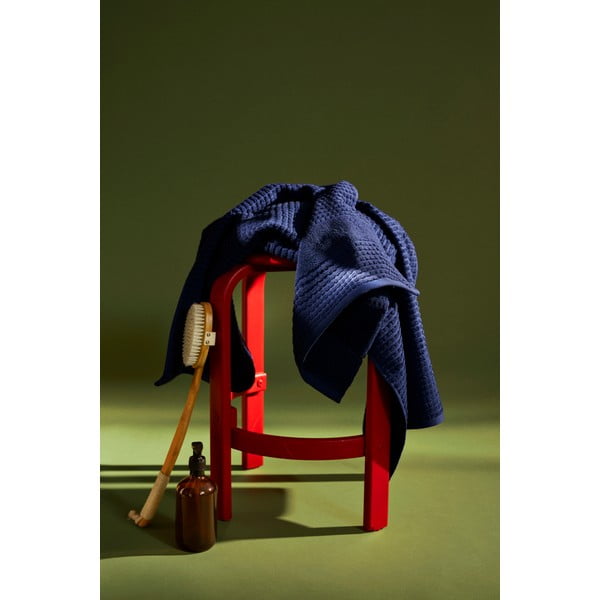 Tamno plavi ručnik od organskog pamuka od frotira 50x100 cm Check – JUNA-image-1