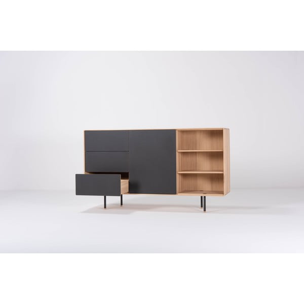 Crna/u prirodnoj boji niska komoda od punog hrasta 176x100 cm Fina – Gazzda-image-1