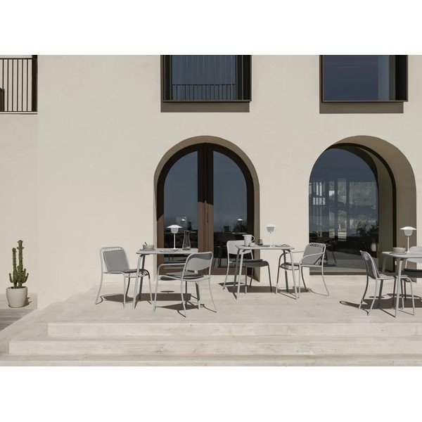 Svijetlo siva metalna vrtna stolica Yua Wire – Blomus-image-3