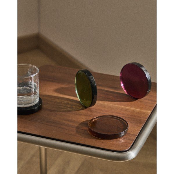 Tamno smeđi stakleni podmetač za čaše Obila – Kave Home-image-1