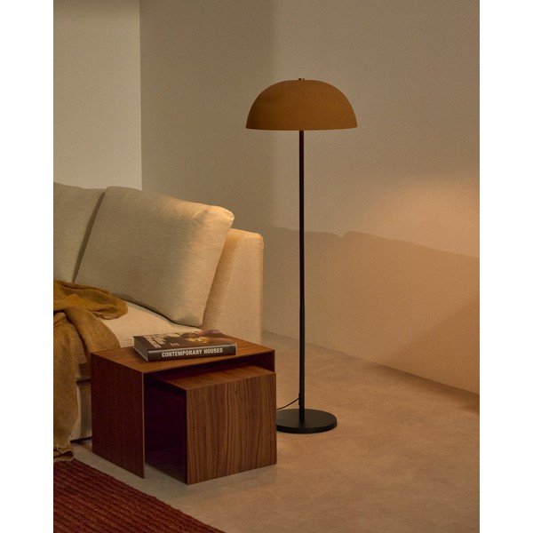 Stojeća svjetiljka boja terakote s metalnim sjenilom (visina 140 cm) Nibla – Kave Home-image-1