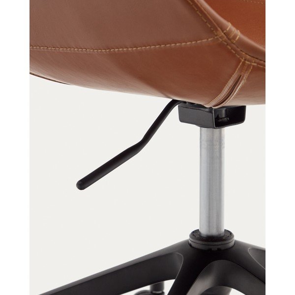 Konjak smeđa uredska stolica od umjetne kože Tissiana – Kave Home-image-1