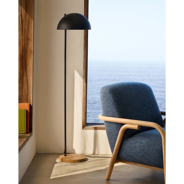 Crna/u prirodnoj boji stojeća svjetiljka s metalnim sjenilom (visina 150 cm) Catlar – Kave Home-image-1