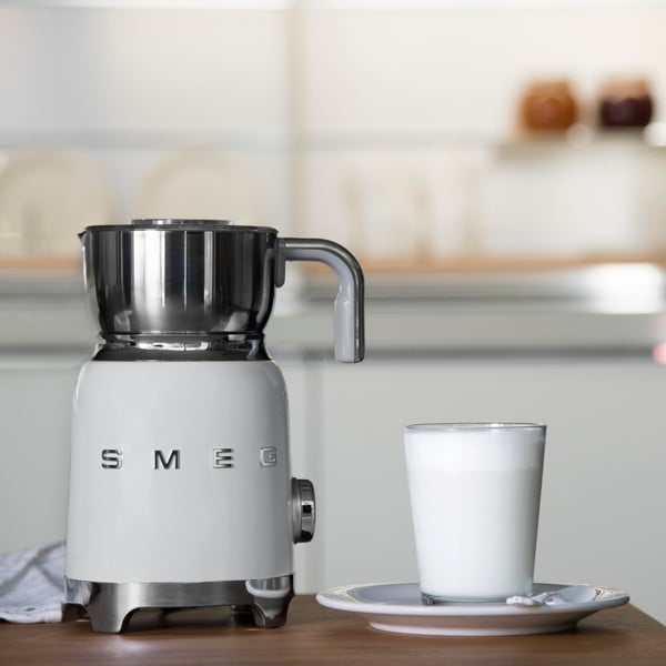 Bijela električna pjenilica za mlijeko Retro Style – SMEG-image-1