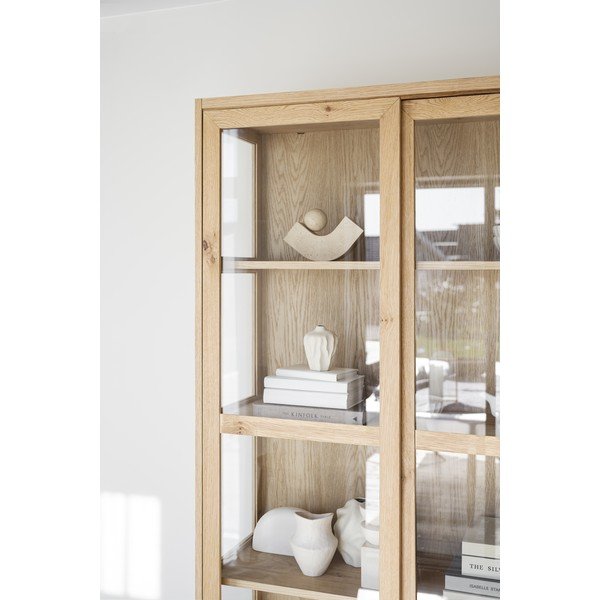 Vitrina u dekoru hrasta s kliznim vratima u prirodnoj boji 100x203 cm Hazelton – Rowico-image-1