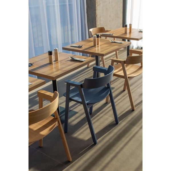 Plava blagovaonska stolica s naslonima za ruke od punog hrasta Flip – Gazzda-image-4