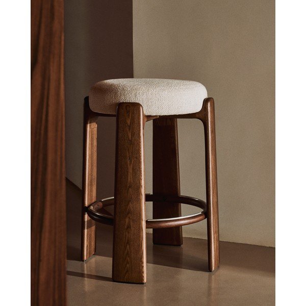 Bež/u tamnoj prirodnoj boji barska stolica od čvrste jeseni (visine sjedala 65 cm) Granite – Kave Home-image-1