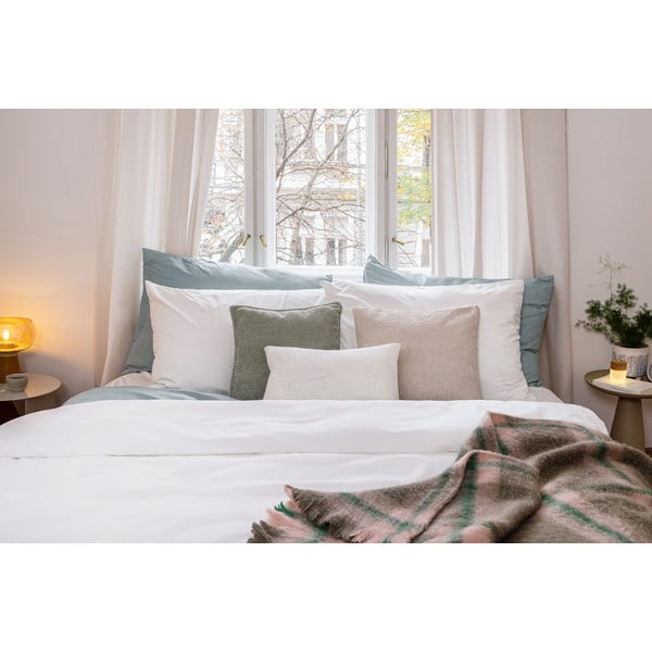 Bijela posteljina za bračni krevet od mikrosatena 200x200 cm Basic – Bonami Essentials-image-4