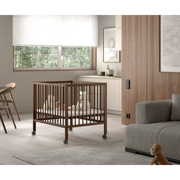 Smeđi putni krevetić od masivne bukve 95x75 cm Dino – Vipack-image-1